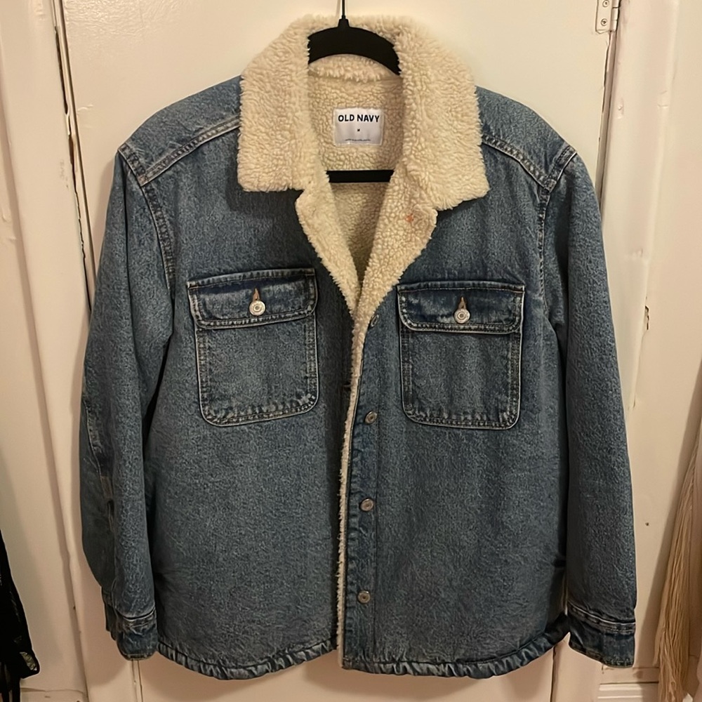Never Worn Old Navy Sherpa Lined Denim Jacket | Size women’s M
